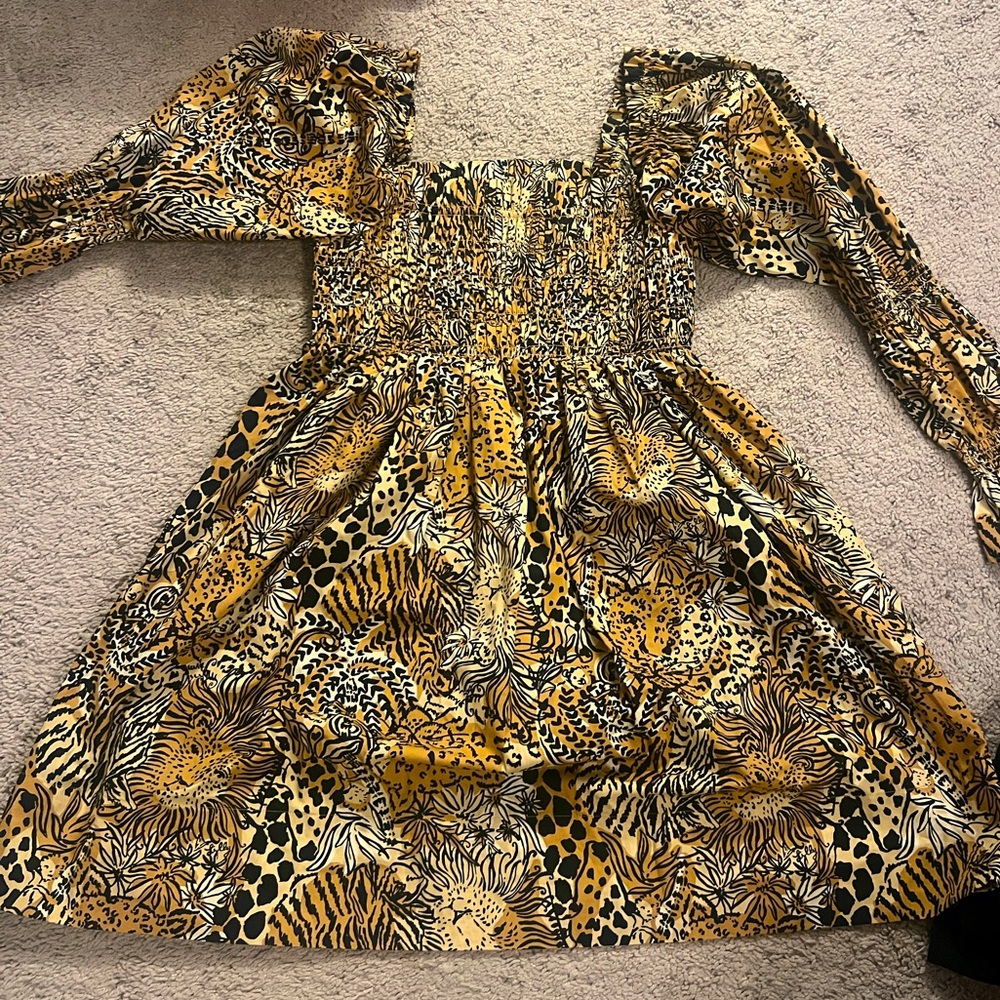 L/12 Lilly dress never worn.